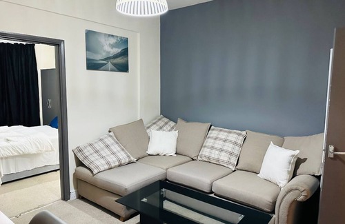 East Ham Apartment | 2 Bedroom Double bed in East London is Located in the Newham District of London,