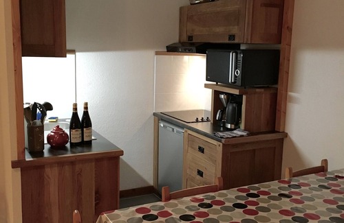 La Perriere Apartment | 2 Bedroom Duplex Apartment With South Facing Balcony, Ski In/Out. Free Wifi.