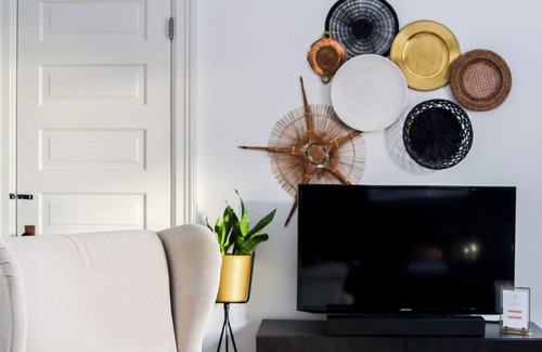 Brantford Apartment | 2 Bedroom Eclectic Apartment (The Copper Flat) with so much character!