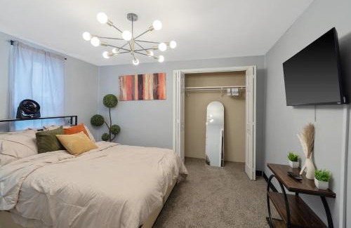 Westside Apartment | 2-Bedroom Emerson Stay, Near Zoo, Museums and Downtown