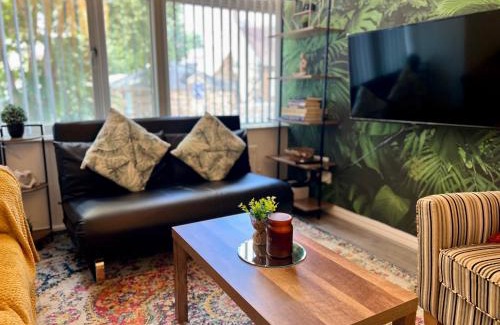 Wellingborough Apartment | 2 Bedroom Flat Oak in Town Center Wellingborough