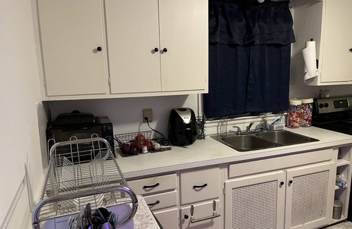 Slingerlands House | 2-bedroom house in pleasant Delmar with WiFi