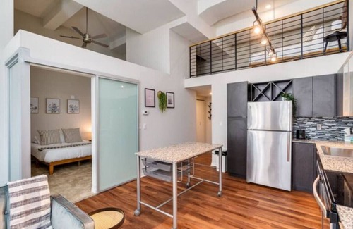 Central Business District Apartment | 2-Bedroom in CBD Sky Lounge & Pool Access