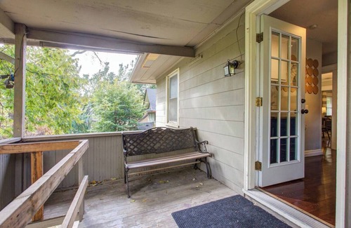 South Hyde Park House | 2-Bedroom Near the Plaza & Scenic Park 14