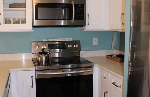 St. Augustine Beach Condo | 2 Bedroom Ocean View Condo, walk to restaurants/bars, 2 pools on premises