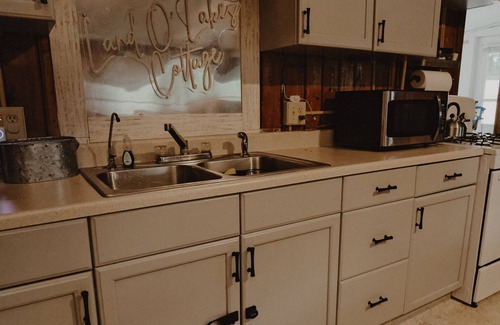 Greenbush Cabin | 2-bedroom pet friendly Lake Huron cabin with Hot Tub, Sauna in Greenbush