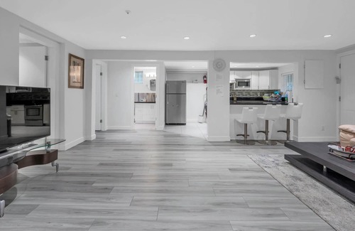 Hastings House | 2 Bedroom private basement suite.Newly renovated.