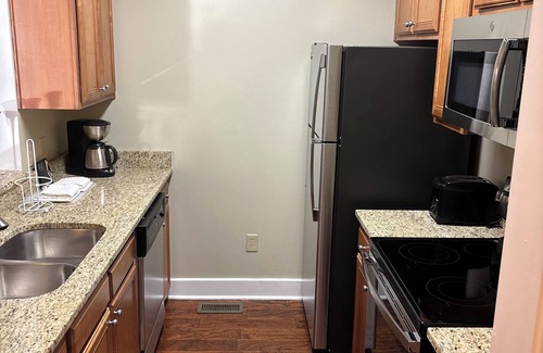 Lackey Resort | 2-bedroom resort in delightful Williamsburg with I/O Pools, AC, fitness room