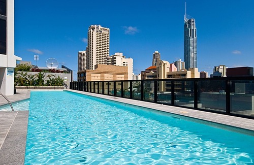 Surfers Paradise Apartment | 2 Bedroom SPA Unit with Ocean Views - Q Stay