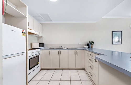 Jubilee Pocket Apartment | 2 Bedroom split level unit with pool