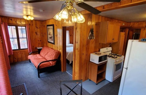 Ray Cabin | 2 Bedroom Spruce Cabin in Voyageurs National Park
