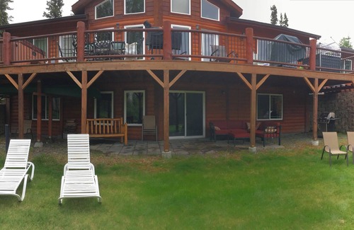 Ridgeway House | 2 bedroom suite with family room