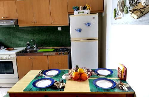 Platanias Town House | 2-Bedroom traditional house in Platanias, w private garden, only 100m to beach!