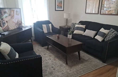 Lower East Side Apartment | 2 Bedroom Unit Off Brady St
