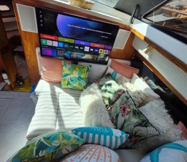 Edgewood Boat Rental | 2 Bedroom Yacht Rental