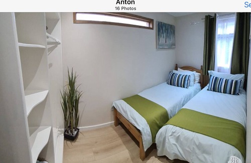 Galmpton Ski Chalet | 2 Bedroomed chalet in Galmpton Holiday park Galmpton Torbay Devon