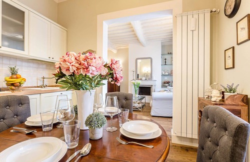 Lucca Historical Center Apartment | 2 Bedrooms 2 Bathrooms Romantic Apartment with Terrace and Parking in Lucca