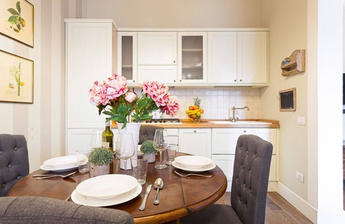 Lucca Historical Center Apartment | 2 Bedrooms 2 Bathrooms Romantic Apartment with Terrace and Parking in Lucca