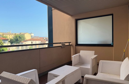 Borgo Roma Apartment | 2 bedrooms+2 baths/5 min walk to the fairgrounds