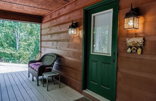 Eagle Mountain Cabin | 2 Bedrooms, 3 Baths with Hot Tub, WiFi, Fire Pit. Sleeps 8.