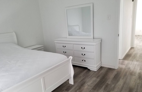Vickery Meadow Apartment | 2 Bedrooms apt , Pool , SMU & North Park Mall with washer and dryer