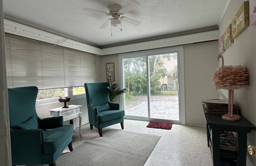 Whitfield House | 2 Bedrooms, Bay WaterViews, Beaches, shops, Marina, fishing, all near by