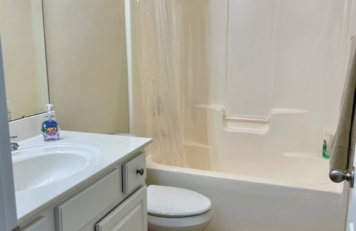 Belmont House | 2 beds 3 baths home with fenced yard. Great location!