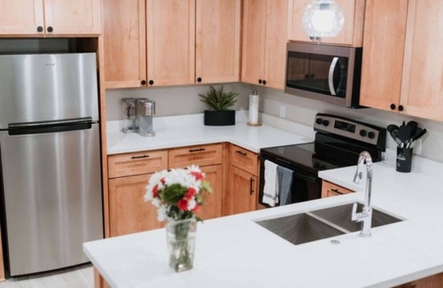 Council Bluffs House | 2 Beds + Smart Entry | Luxury Townhome