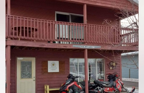 L'Anse House | 2 Blocks off the Beautiful Shores of Lake Superior!