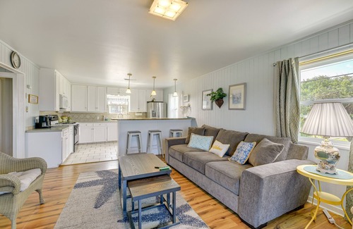 Fulton House | 2 Blocks to Bay: ‘Misty Harbor’ Rockport Home