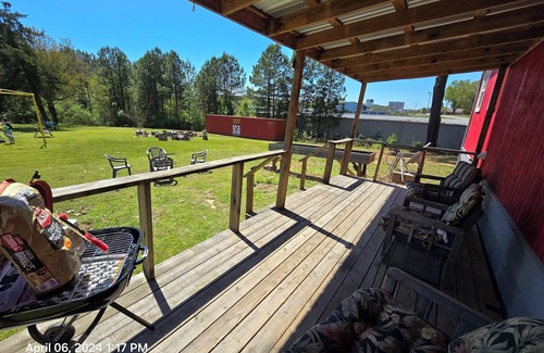 Higden House | 2 blocks to Greers Ferry lake cabin sleeps 8, Rv & Boat parking @ property