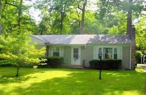 Wooded Estates House | 2 blocks to ND! 4 bedroom 2 bath home(1217)