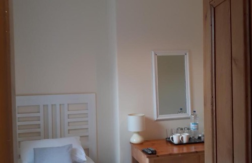 Llangollen House | 2 Bodwen Villas