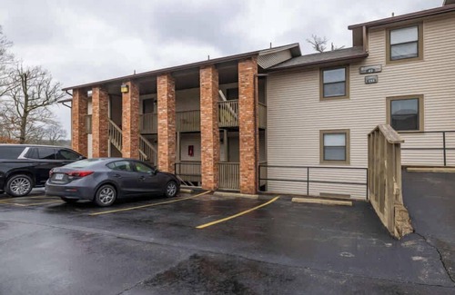 Table Rock Condo | 2 BR/2 BTH Next to clubhouse-3rd Night Free