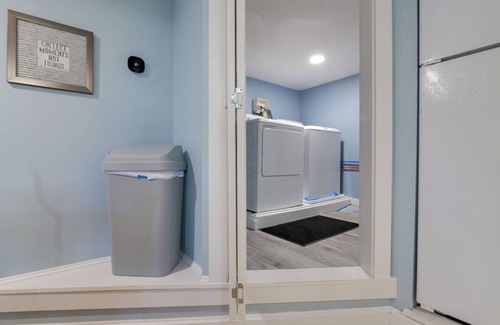 Southwest Harbor Condo | 2 BR Condo & 3 min Walk to Downtown SWH [Low Tide]