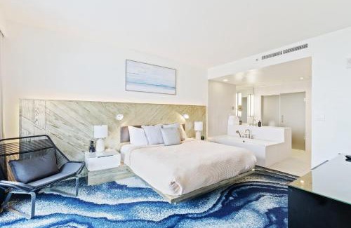 Central Beach Apartment | 2 BR Luxury Beach Apartment with Resort Amenities