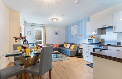 Telford Apartment | 2-BR serviced Apt In Telford - W/Wi-fi/Netflix