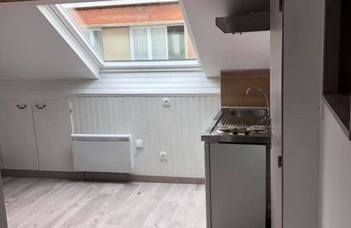 Rosendael Apartment | (2) Bright studio near the beach of Malo