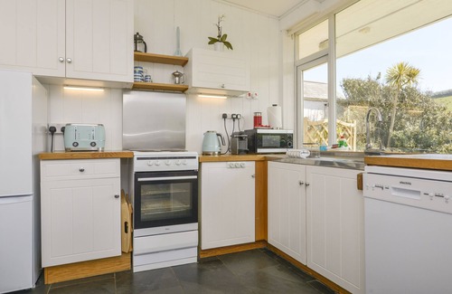Hope-Cove Cottage | 2 BROOK COTTAGES, pet friendly, country holiday cottage in Hope Cove