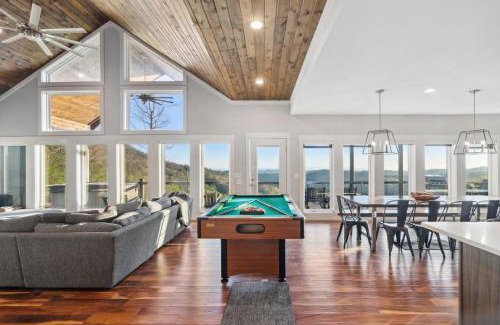Wolf Laurel House | 2 Cabins & Views for Miles Hot Tubs Pool Table