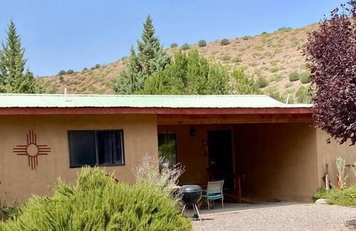 Glenwood House | #2 Casita Tatonka at the Catwalk, 2 BdRm Casita w/Kitchen