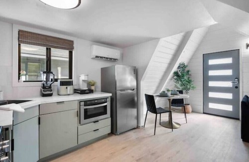 Bodfish House | 2 Charming New A-Frame Homes w/6 Beds Near Laken