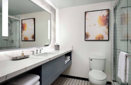 Los Angeles Hotel | 2 Comfortable Rooms | LAX Shuttle, Gym, Dining & Pet-Friendly Convenience, Pool!