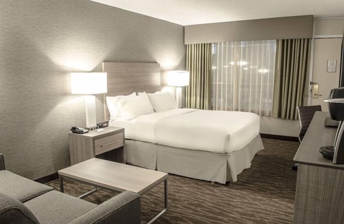 Fargo Hotel | 2 Connecting Suites at a Hotel