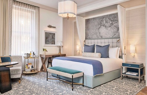 Financial District Hotel | 2 Connecting Suites + Connecting Room at a 5⭐️ Hotel