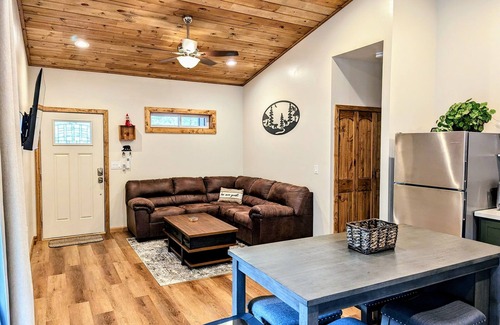 Pinetop Cottage | 2 Covered decks, patio dining, quiet, tall pines