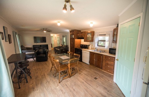 Black Mountain House | 2 Creeks! Great Porch, Just outside Montreat gate!
