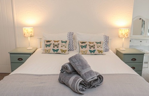 Norham Cottage | 2 CROSS VIEW, pet friendly, character holiday cottage in Norham