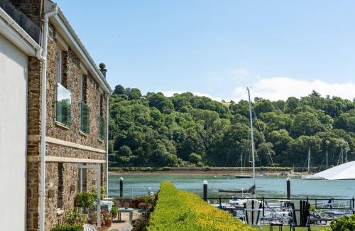 Dartmouth House | 2 Dart Marina