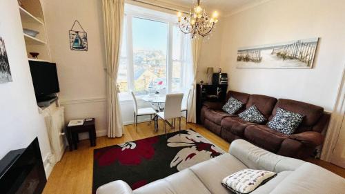 Dartmouth House | 2 Dartview - Close to the Water, River Views, Ground Floor Access